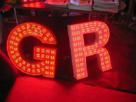 新田LED发光字常见的安装误区。